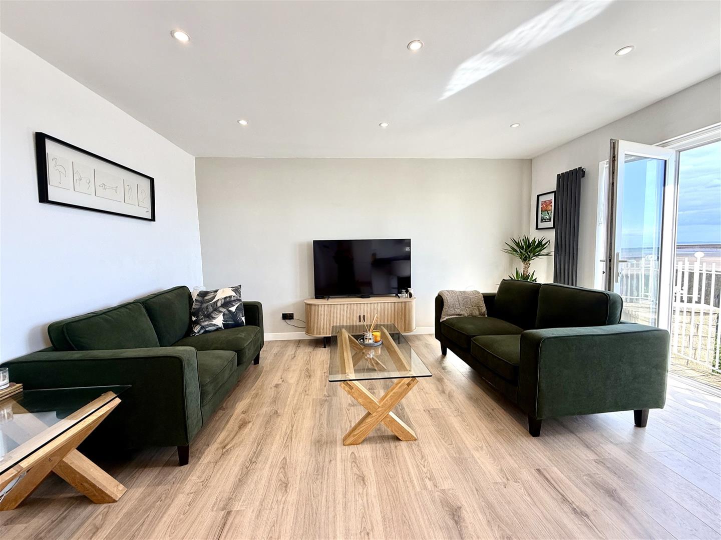 Camona Drive, Marina, Swansea, SA1 1YJ